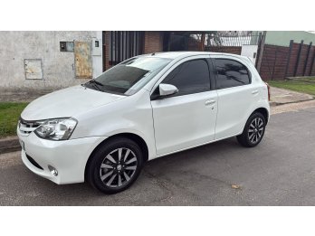 VENDO ETIOS 2016 CON 37 MIL KM