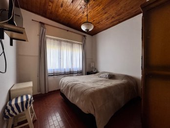VENTA CASA DOS DORMITORIOS Y COCHERA EN SANTA LUCIA