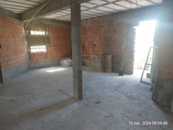 CASA CON LOCAL SAN BENITO