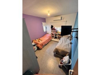 SE VENDE CASA DE 2 HABITACIONES EN BARRIO LOS CEDROS