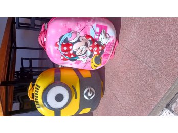 Vendo dos hermosas valijas de niños. Uñ