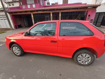 Vendo Vw Gol Power 1.4 modelo 2013 base 3p c alarma.