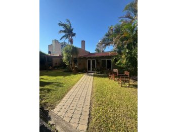 EXCLUSIVA CASA EN VENTA – CENTRO DE PARANÁ