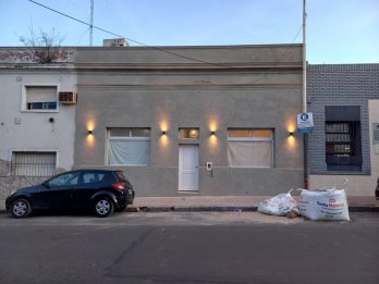 Alquilo conjunto de oficinas/consultorios zona ACA