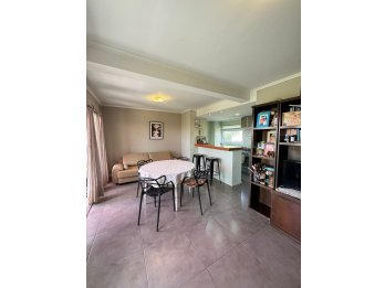 VENDO AMPLIO DUPLEX ZONA LA TOMA - COMPLEJO CERRADO