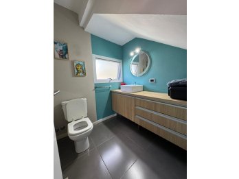 VENDO AMPLIO DUPLEX ZONA LA TOMA - COMPLEJO CERRADO