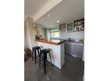 HERMOSO DUPLEX COMPLEJO CERRADO - ECHEVERRIA Y BLAS PARERA