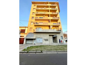 VENTA COCHERA CALLE LA RIOJA Y ROSARIO DEL TALA