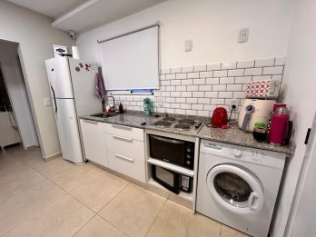 HERMOSA CASA DE 2 DORM, MODERNA, IMPECABLE, LISTA P/ HABITAR