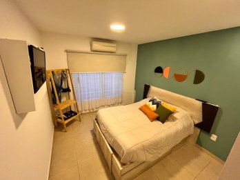 HERMOSA CASA DE 2 DORM, MODERNA, IMPECABLE, LISTA P/ HABITAR