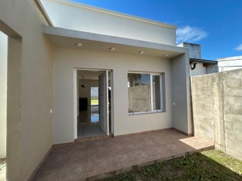 VENTA - CASA  EN AV. DE LAS AMERICAS Y L. DE LA TORRE