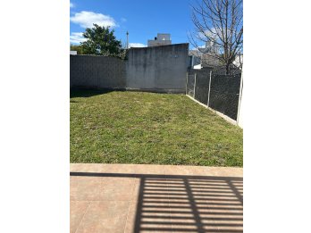 VENTA - CASA  EN AV. DE LAS AMERICAS Y L. DE LA TORRE