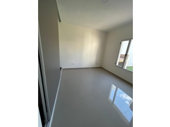 VENTA - CASA  EN AV. DE LAS AMERICAS Y L. DE LA TORRE