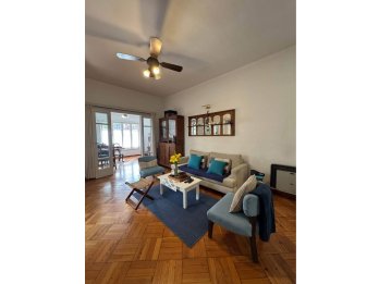 Se vende hermosa casa en A. de la Federación y Catamarca