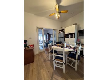 Se vende hermosa casa en A. de la Federación y Catamarca