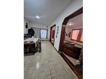 VENTA CASA EN ESQUINA CON ASCENSOR/ ZONA CLUB NEUQUEN