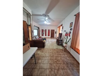 VENTA CASA EN ESQUINA CON ASCENSOR/ ZONA CLUB NEUQUEN