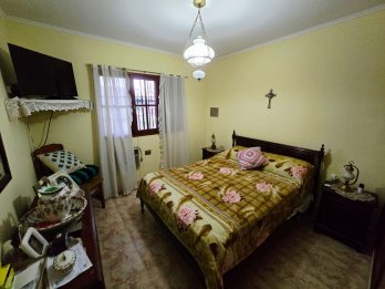 VENDO CASA CALLE BERDUC
