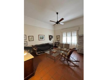 En venta hermosa casa en calle San Juan y uruguay