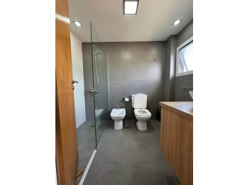 Se vende departamento tipo duplex calle Echeverria