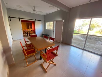PROPIEDAD EN VENTA CASA /DOS LOCALES