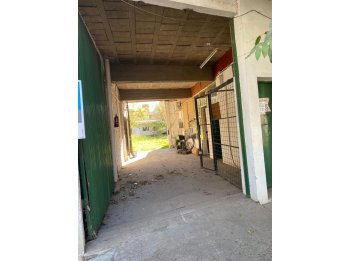 PROPIEDAD EN VENTA CASA /DOS LOCALES