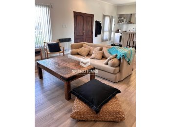 CASA PREMIUM EN ORO VERDE, 1 DORM, AMPLIO FONDO Y PISCINA.