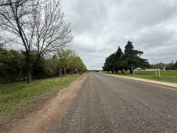 Amplio lote en Oro Verde, frente al INTA