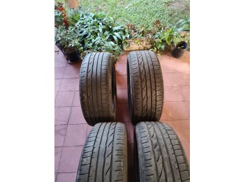 Vendo 4 cubiertas Bridgestone. Usadas en buen estado.