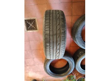 Vendo 4 cubiertas Bridgestone. Usadas en buen estado.