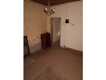 VENDO CASA A REFACCIONAR CALLE PERU