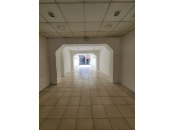 ALQUILO HERMOSO LOCAL COMERCIAL (A METROS DE PEATONAL)