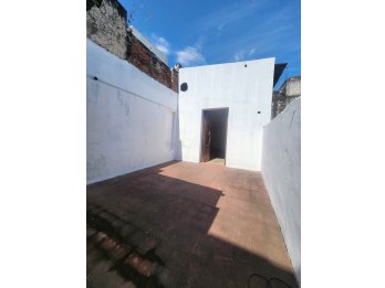 ALQUILO HERMOSO LOCAL COMERCIAL (A METROS DE PEATONAL)