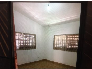 Alquilo casa $585000
