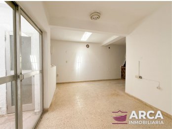 VENDO CASA DE 3 DORM EN PLENO CENTRO