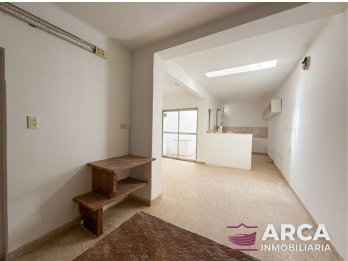 VENDO CASA DE 3 DORM EN PLENO CENTRO