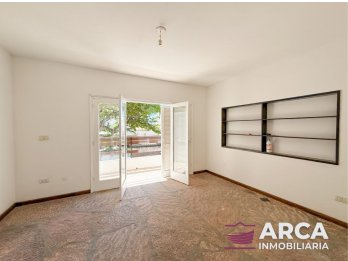 VENDO CASA DE 3 DORM EN PLENO CENTRO
