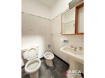 VENDO CASA DE 3 DORM EN PLENO CENTRO