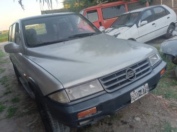 vendo excelente camioneta con casco s/golpes ni picaduras