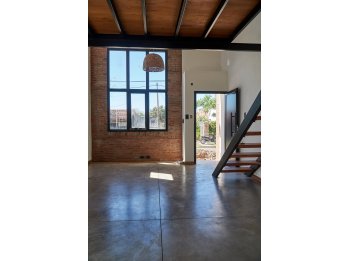 EN VENTA HERMOSO DUPLEX A ESTRENAR - ZONA ALMAFUERTE