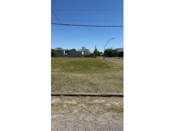 HERMOSO TERRENO DE 600 M2 EN ORO VERDE, CON FRENTE A RN 11.