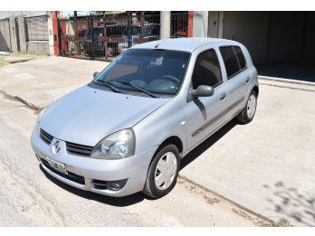 vendo clio autenthique 1.2 130.000 kms impecable recibo meno