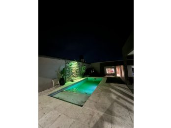🏡 VENTA – CASA MODERNA EN ZONA HIPÓDROMO