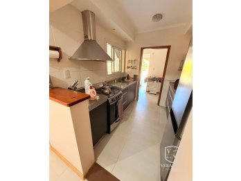 EN VENTA! - CASA DE CATEGORÍA EN ZONA RESIDENCIAL