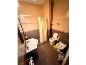 EN VENTA! - CASA DE CATEGORÍA EN ZONA RESIDENCIAL