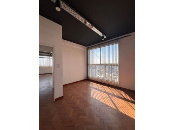 Se alquilan hermosas oficinas en el centro de la ciudad.
