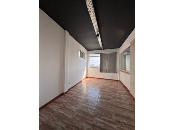 Se alquilan hermosas oficinas en el centro de la ciudad.