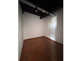Se alquilan hermosas oficinas en el centro de la ciudad.