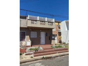 Casa 3 dormitorios - zona los pipos