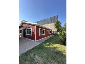 CASA DOS DORMITORIOS. ZONA PARQUE INDUSTRIAL